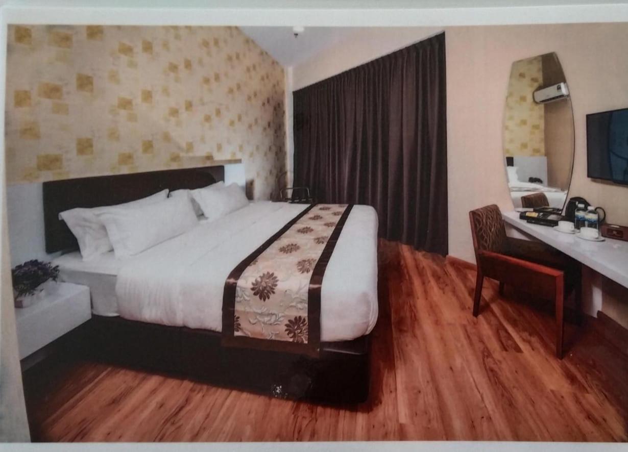 Hotel Holmes Johor Jaya Johor Bahru Zewnętrze zdjęcie